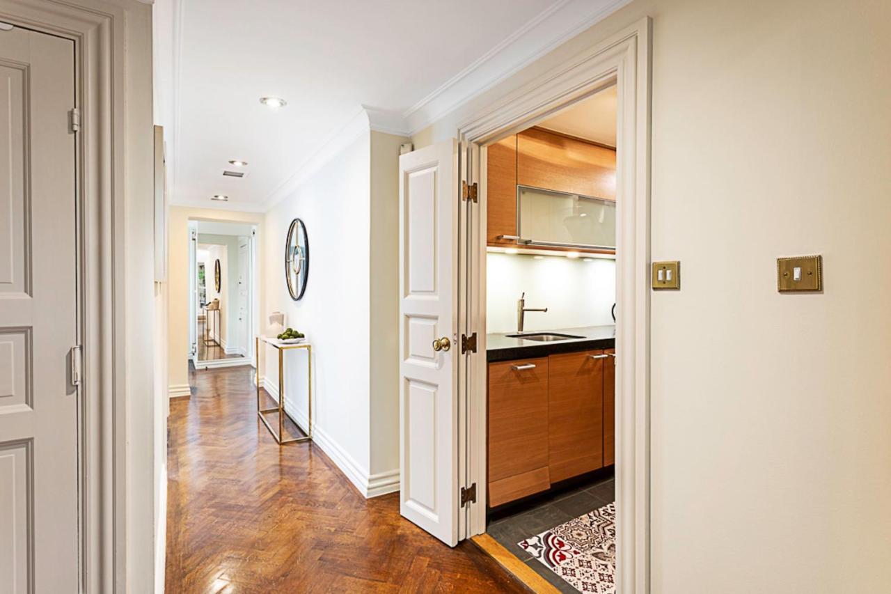 Lovely Stylish Two-bedroom Kensington London