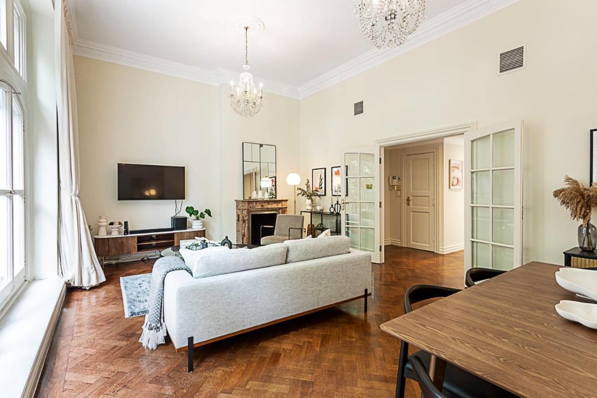 Apartment Lovely Stylish Two-bedroom Kensington London