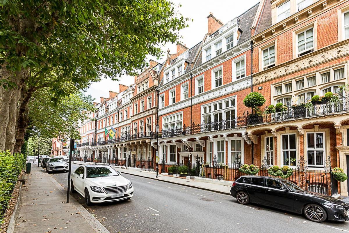 Lovely Stylish Two-bedroom Kensington