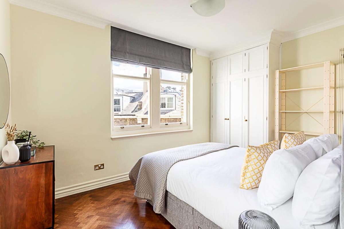 Lovely Stylish Two-bedroom Kensington London