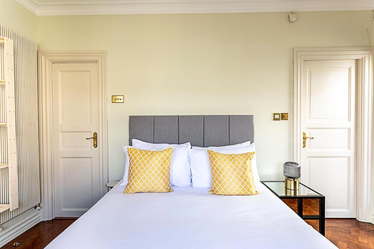 Apartment Lovely Stylish Two-bedroom Kensington *